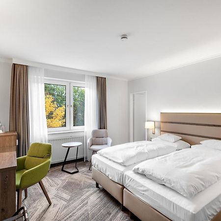 Parkhotel Am Taunus Oberursel Exterior foto