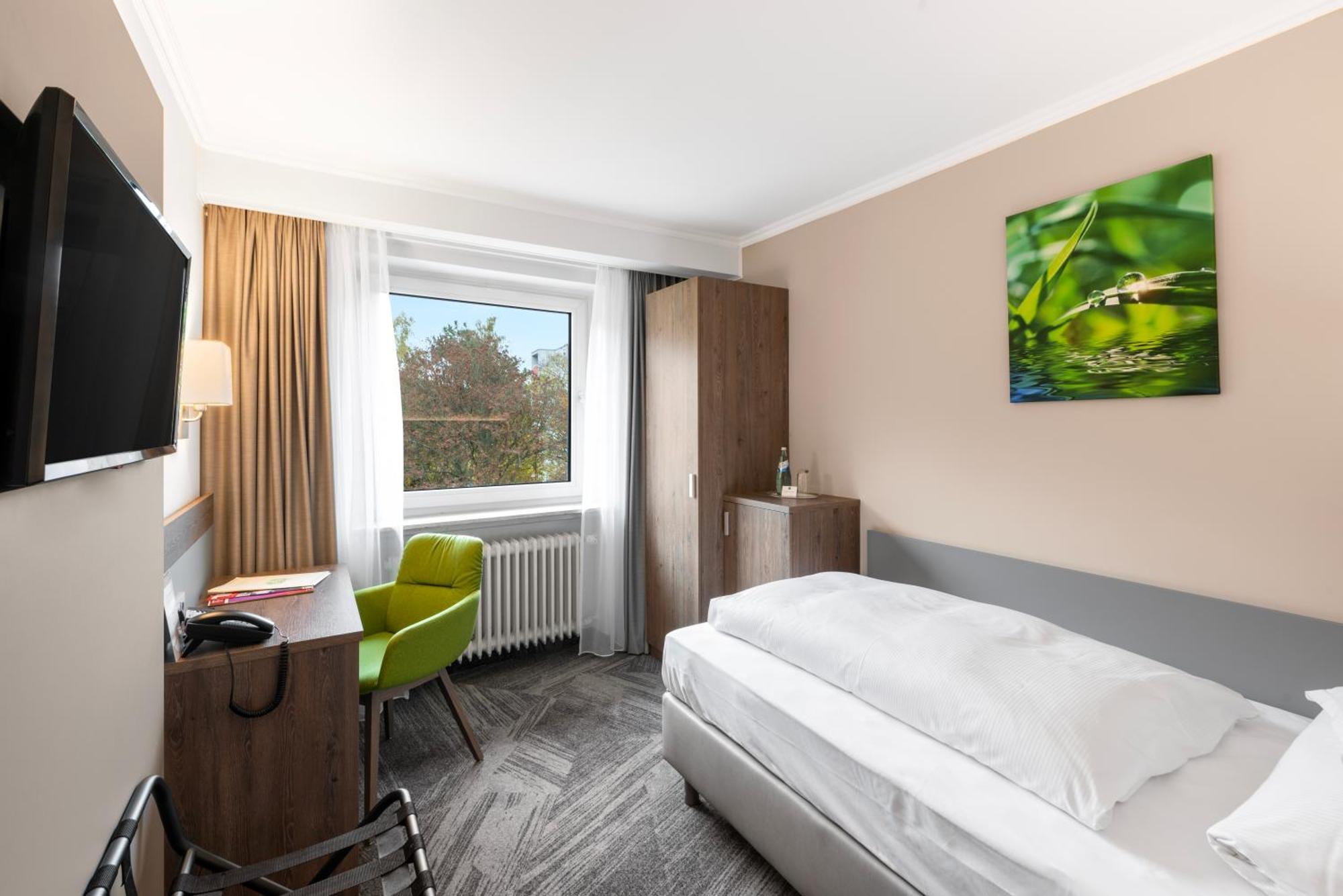 Parkhotel Am Taunus Oberursel Exterior foto