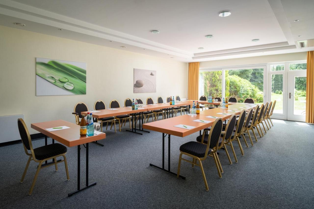 Parkhotel Am Taunus Oberursel Exterior foto