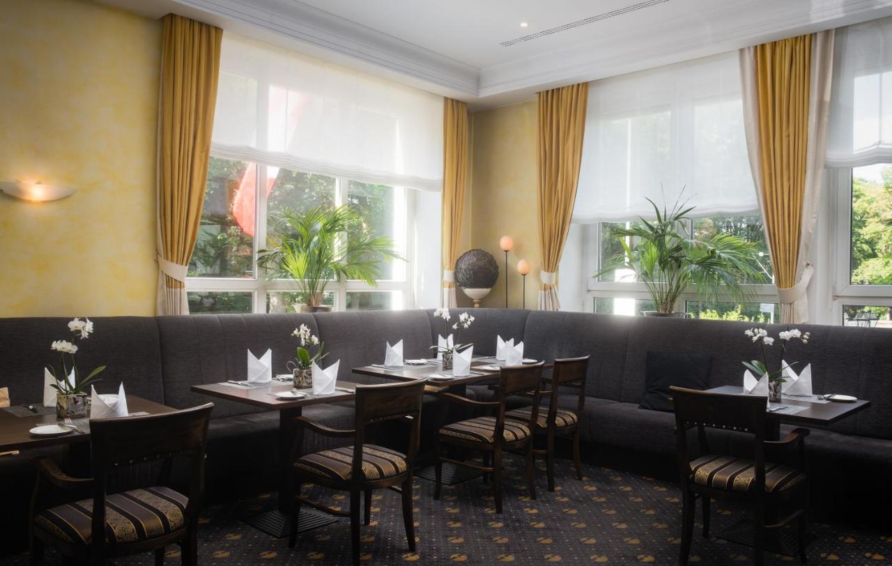 Parkhotel Am Taunus Oberursel Exterior foto
